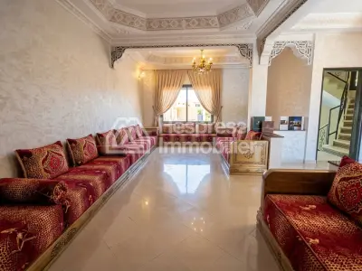 Villa 4 chambres piscine privée résidence sécurisé