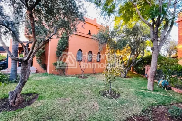Beautiful villa in a secure residence with swimming pool