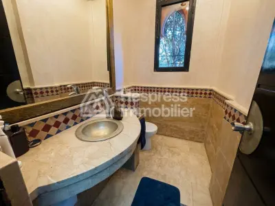 Belle villa sur résidence sécurisée avec piscine