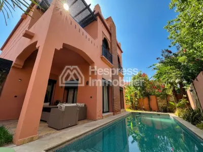 Magnifique villa avec piscine privée sur résidence