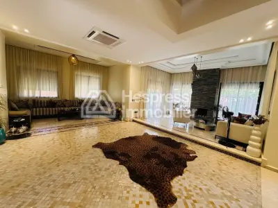 Magnifique villa avec piscine privée sur résidence