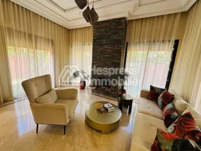 Magnifique villa avec piscine privée sur résidence