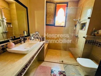 Magnifique villa avec piscine privée sur résidence