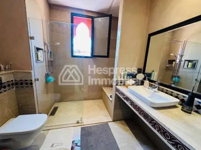Magnifique villa avec piscine privée sur résidence