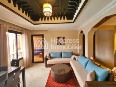 شقة جميلة في مجمع سكني آمن مع مسبح