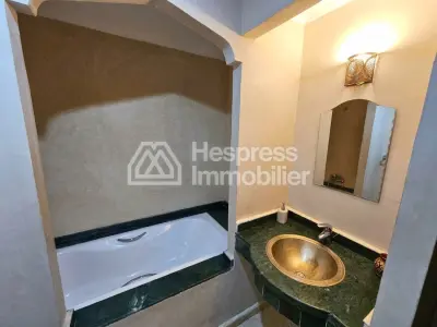 شقة جميلة في مجمع سكني آمن مع مسبح