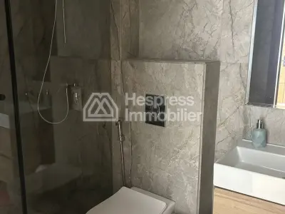 Luxury studio apartment for rent at 8500 dh