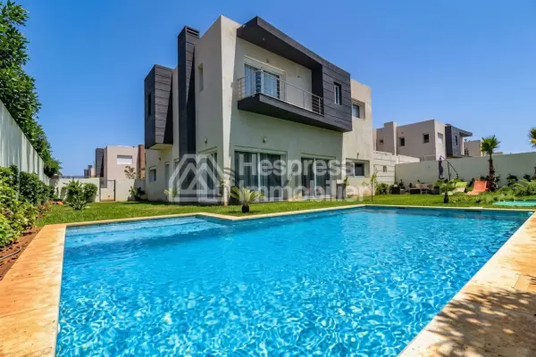 Somptueuse maison à vendre à Oulad Salah. 2 pièces confortables. Concierge et piscine