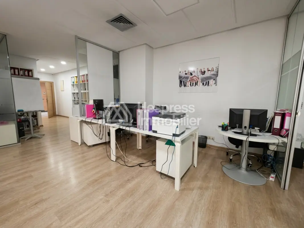 Fitted office space of 81 m² for sale