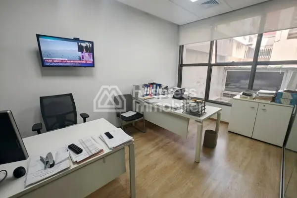 Fitted office space of 81 m² for sale