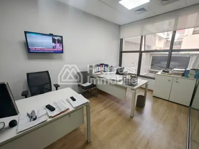 Fitted office space of 81 m² for sale