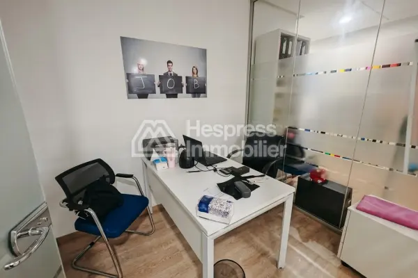 Fitted office space of 81 m² for sale