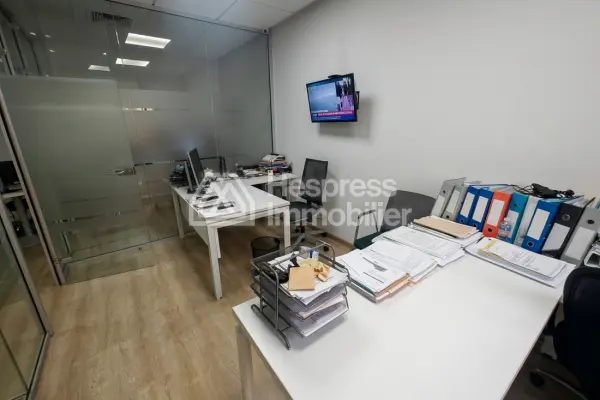 Fitted office space of 81 m² for sale