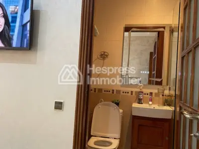 استأجر هذه الشقة في الأميرات . غرفتا نوم مريحتان. مرآب خاص.