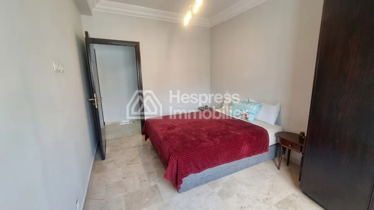 Très bel appartement en location à Franceville. 1 Pièce. Avec garage et ascenseur