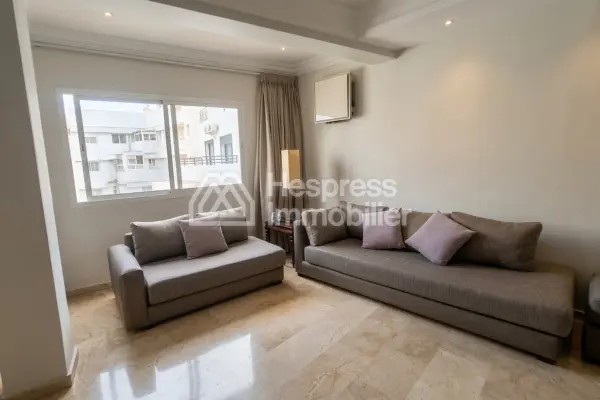 Très bel appartement en location à Franceville. 1 Pièce. Avec garage et ascenseur