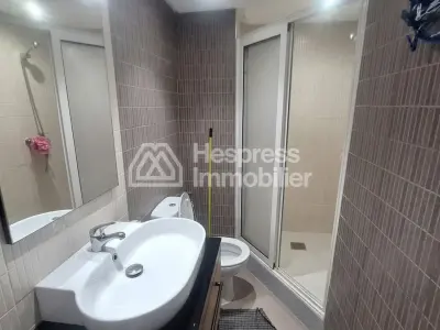 Très bel appartement en location à Franceville. 1 Pièce. Avec garage et ascenseur