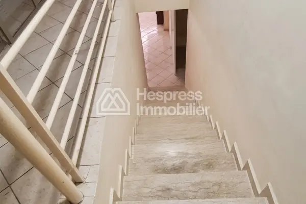 Rent this commercial space at Californie . Area of ​​130 m²