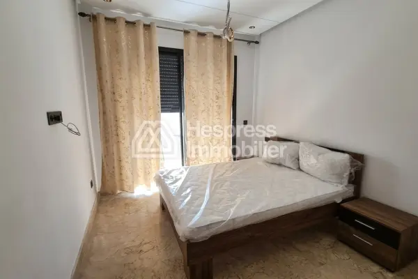 Appartement à louer à Oulfa. Surface de 60 m². Garage et terrasse