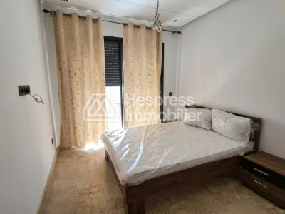 Appartement à louer à Oulfa. Surface de 60 m². Garage et terrasse