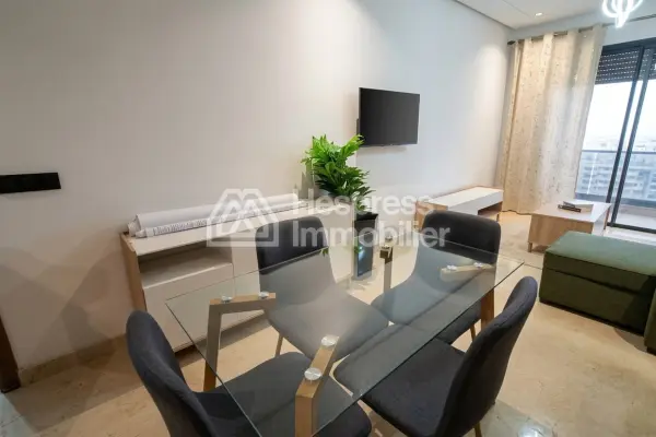 Appartement à louer à Oulfa. Surface de 60 m². Garage et terrasse