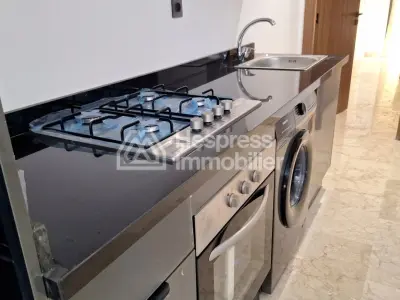Appartement à louer à Oulfa. Surface de 60 m². Garage et terrasse