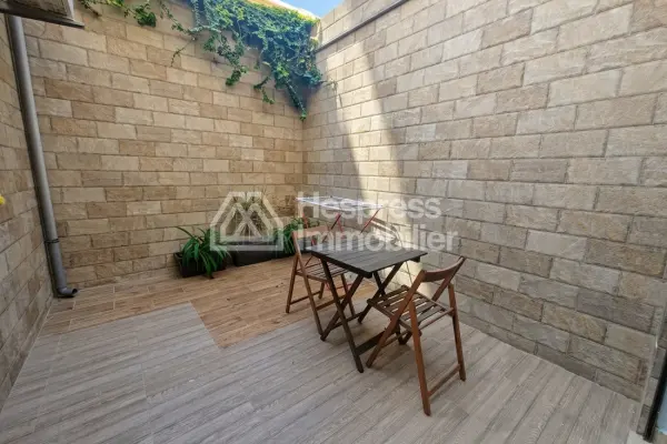 Furnished studio apartment for rent at 7000 dh in the Breton farmhouse