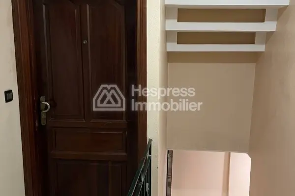 Bureau à louer à hay Zobir 5000 dh