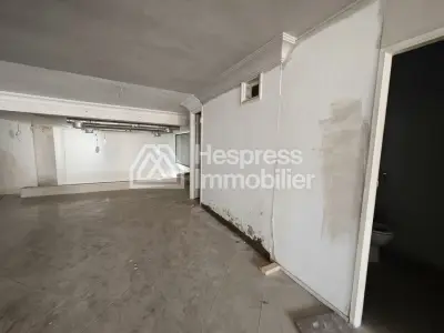 Local commercial de 300 m au bd Oum rabii