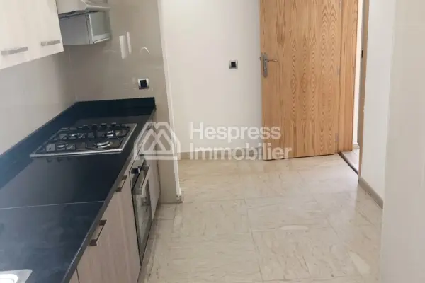 شقة رائعة للإيجار في المعاريف . غرفتا نوم مريحتان. مصعد ومواقف سيارات.