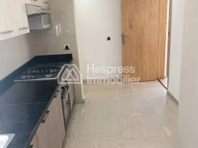 شقة رائعة للإيجار في المعاريف . غرفتا نوم مريحتان. مصعد ومواقف سيارات.