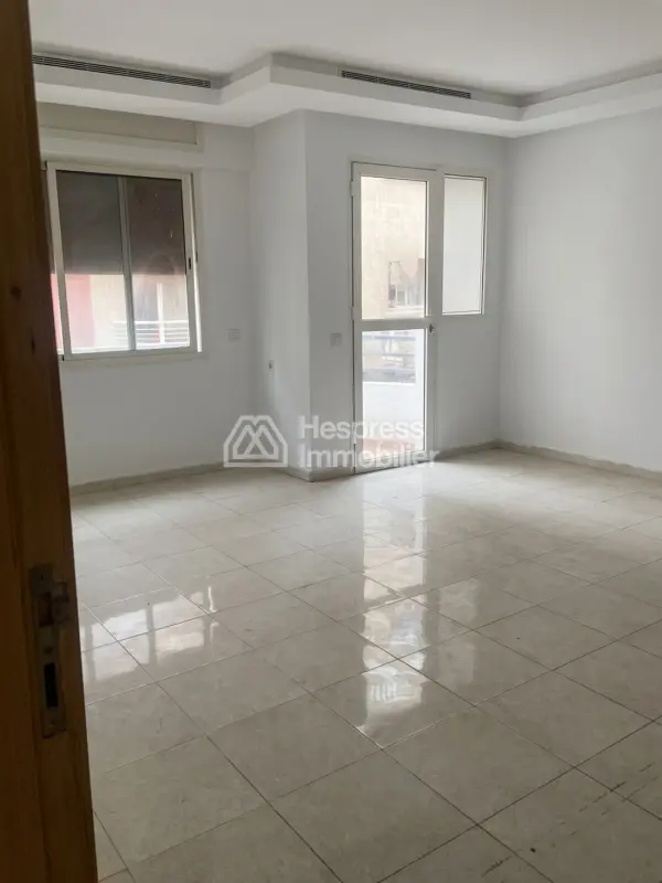 Bureau de 75 m² à louer à Maarif 7000 dh