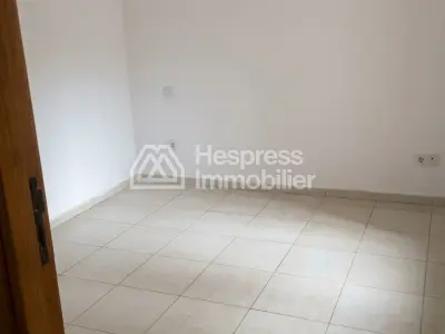 Bureau de 75 m² à louer à Maarif 7000 dh