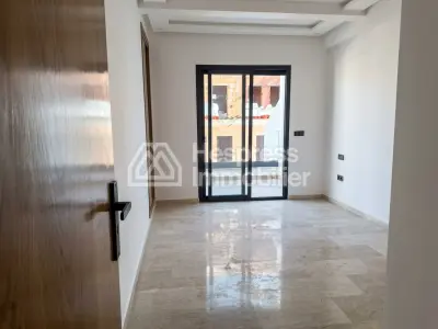 Vend appartement à Maârif. 1 Pièce. Avec garage et ascenseur