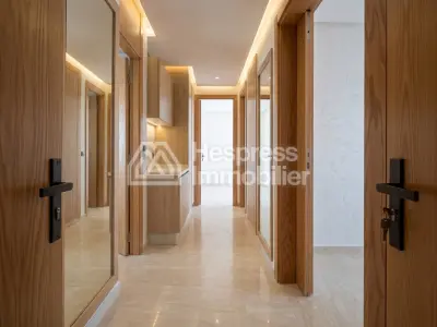 Vend appartement à Maârif. 1 Pièce. Avec garage et ascenseur