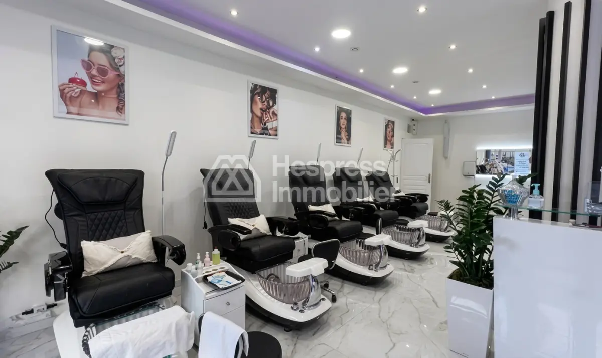Beauty salon equipped at Racine