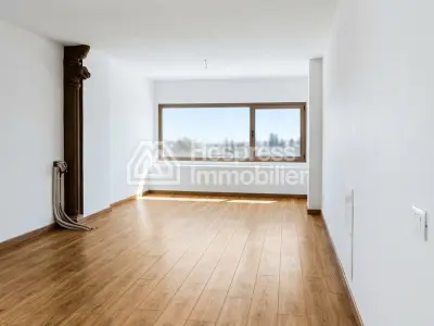Commercial shop of 23 m² plus the Mz for 8000dh