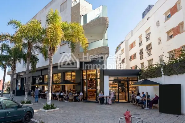 Sale of 2 Commercial Stores, 440 m² and 290 m² – Café/Restaurant/Snack Bar Permit – Bd Taddart Casablanca