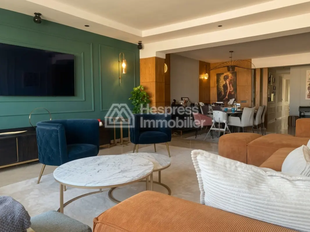 Superbe appartement meublé de 4 chambres à louer