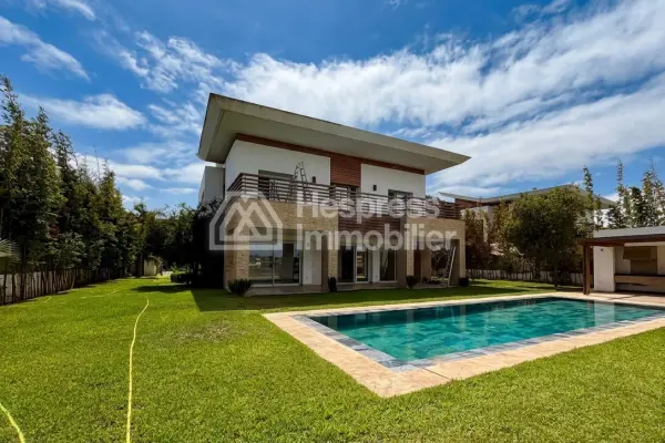 Superb villa for rent, 52,000 dhs, long-term rental, golf course frontage ️