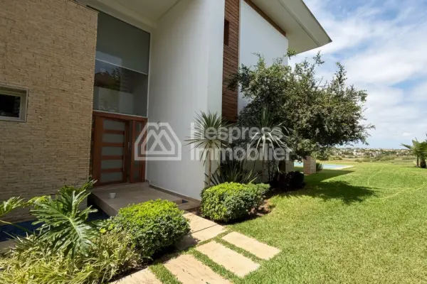 Superb villa for rent, 52,000 dhs, long-term rental, golf course frontage ️