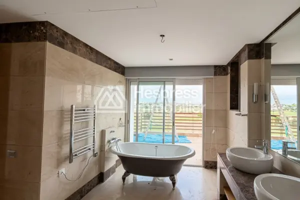 Superb villa for rent, 52,000 dhs, long-term rental, golf course frontage ️