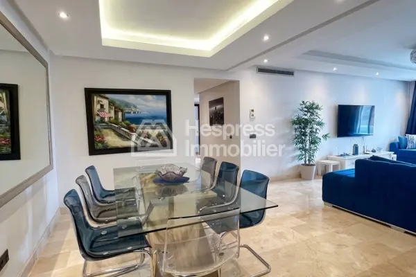 Luxurious 3-bedroom apartment with no overlooking neighbors.