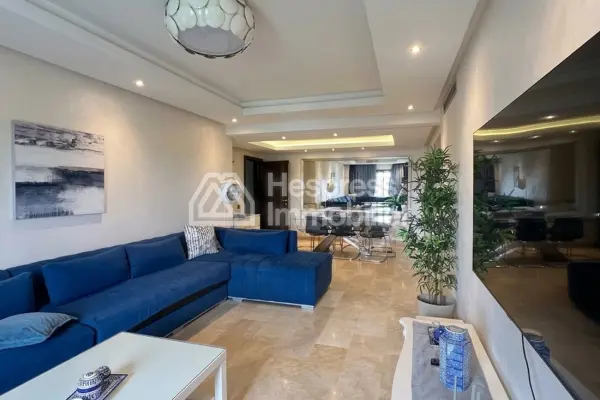 Luxurious 3-bedroom apartment with no overlooking neighbors.