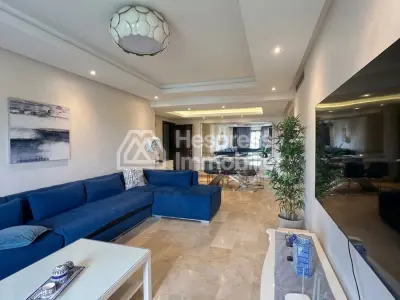 Luxurious 3-bedroom apartment with no overlooking neighbors.