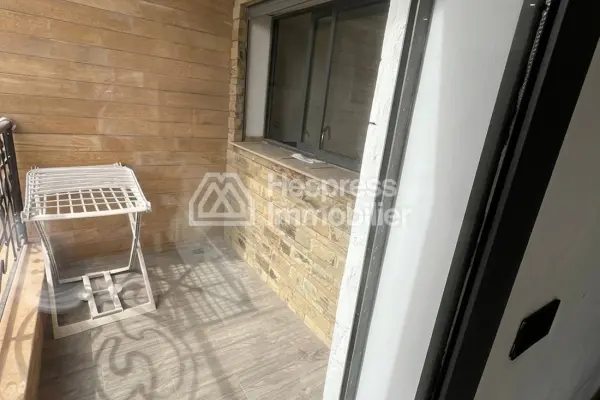 Luxurious 3-bedroom apartment with no overlooking neighbors.