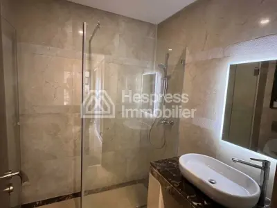 Luxurious 3-bedroom apartment with no overlooking neighbors.