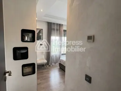 Luxurious 3-bedroom apartment with no overlooking neighbors.