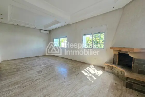 Villa for rent in Cil
