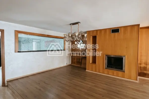 Luxury 4-bedroom apartment